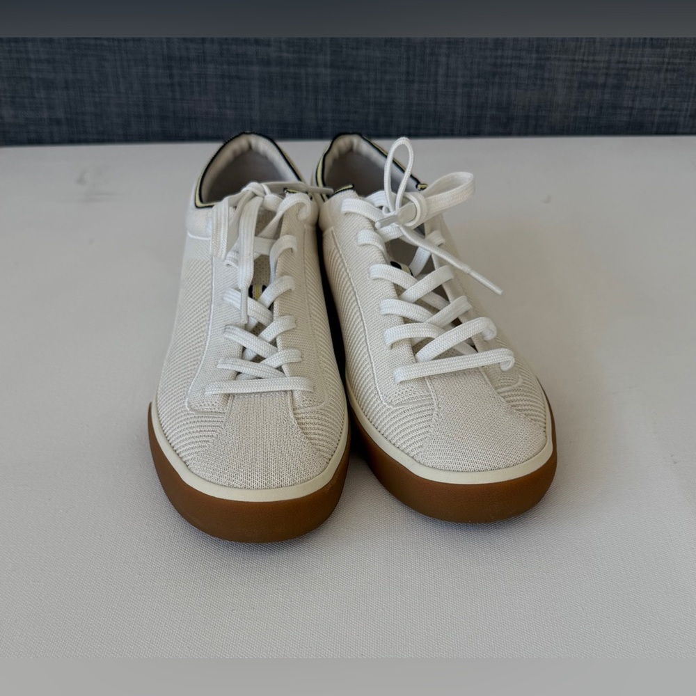 Rothy’s Blonde: Lace-Up Sneakers
Lace-up style in "Vanilla," Size 10